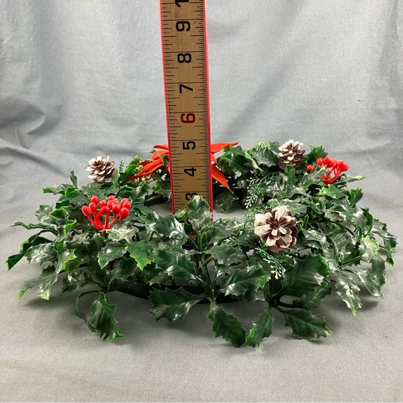 Vintage Christmas Holly Berry Wreath & Garland Plastic Leaves Flocked Poinsettia - Picture 6 of 10